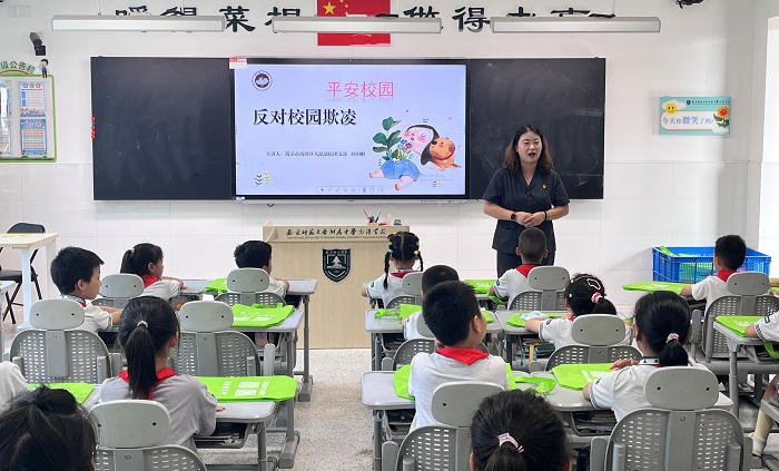 高淳法院组织开展开学第一课法治宣传进校园活动