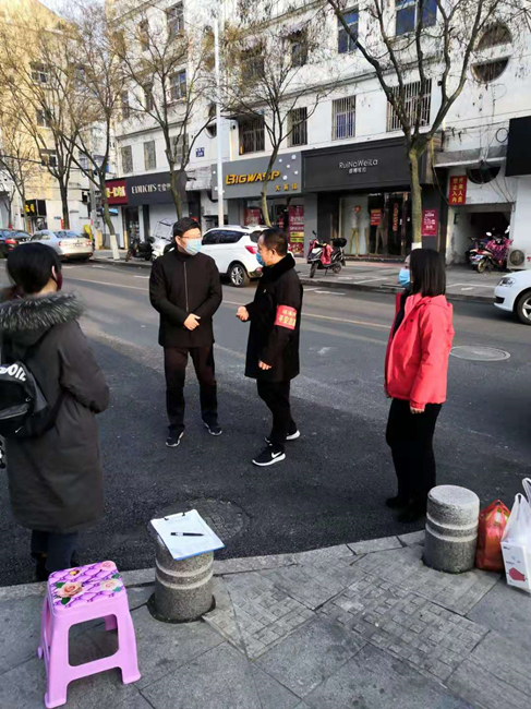高淳法院周守忠院长看望慰问干警,要求科学应对与执法办案“两手都要抓”
