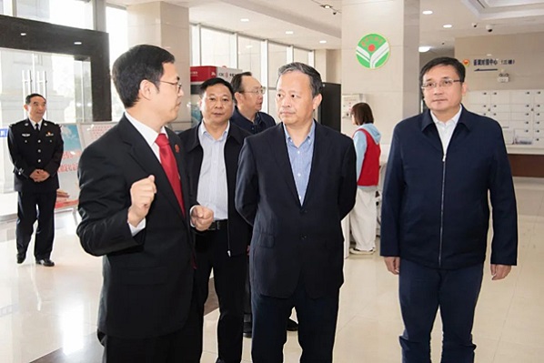 市委常委、政法委书记徐锦辉一行到高淳法院调研指导工作