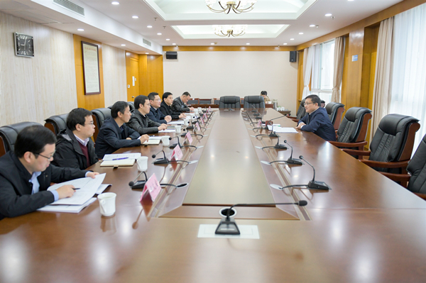 区委书记吴勇强听取高淳法院汇报工作