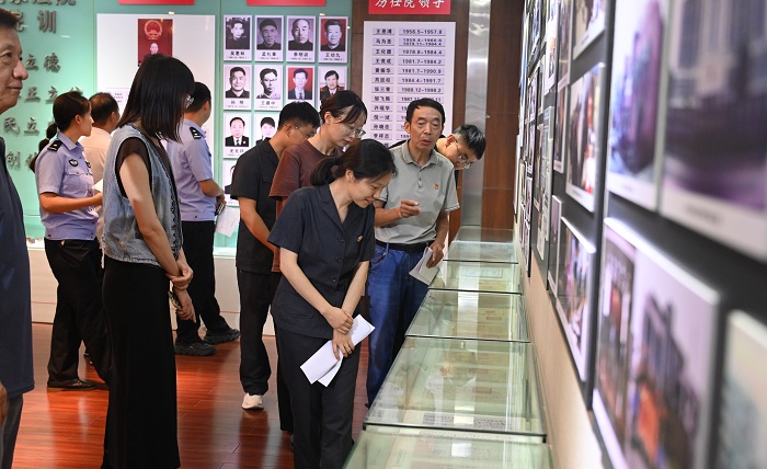 重走来时路 赓续司法情——高淳法院开展法院发展历程实景体验活动